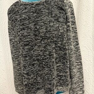 LOFT Women's Black and Gray Sweater